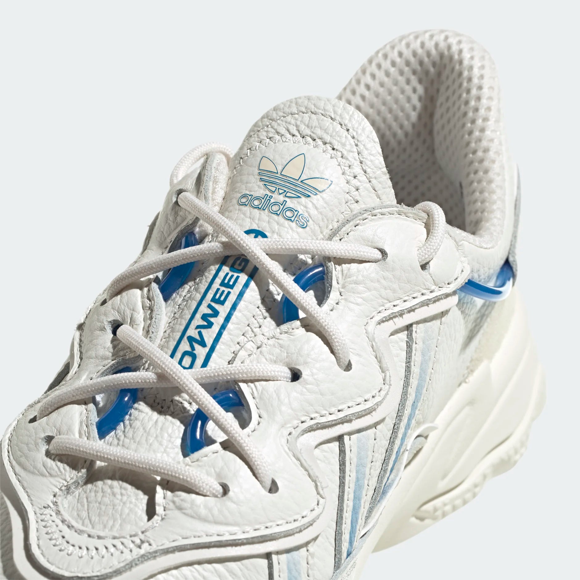 Adidas OZWEEGO