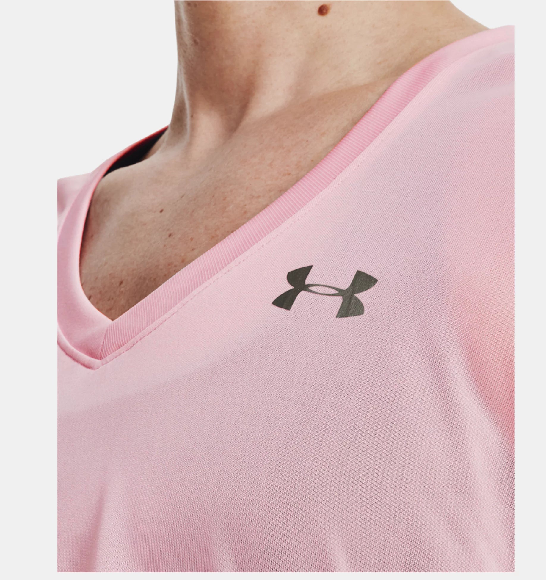 Camiseta Cuello V UA Tech™ para mujer