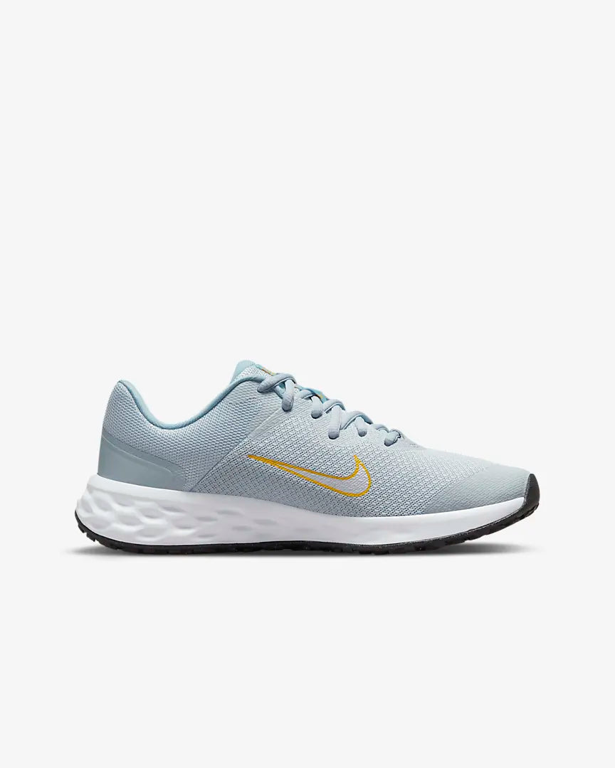 Nike Revolution 6