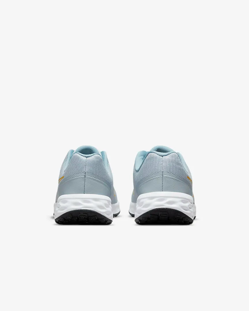 Nike Revolution 6