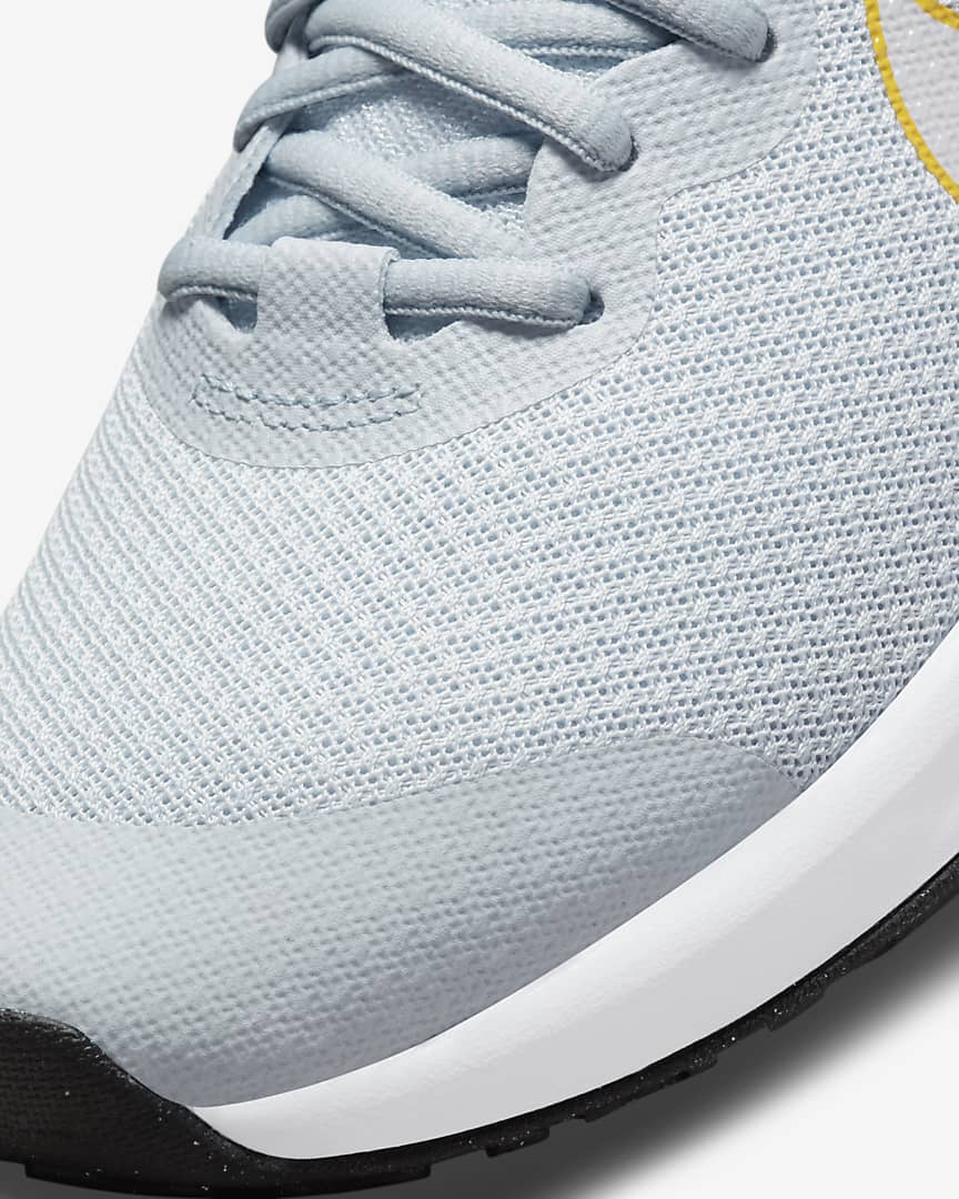 Nike Revolution 6